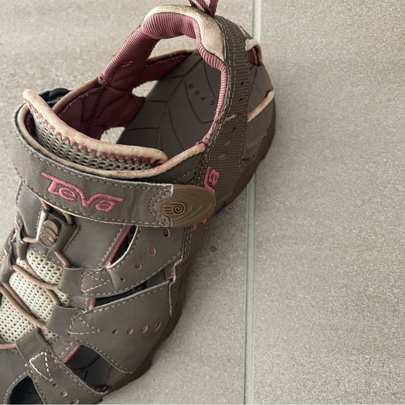 Teva Tan and Pink Athletic Sandals size 7.5 - Picture 13 of 17